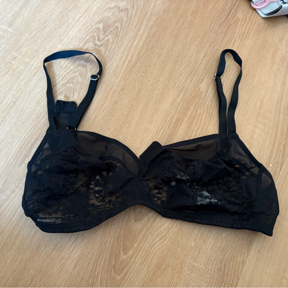 Hanro Black Lace Bra size medium